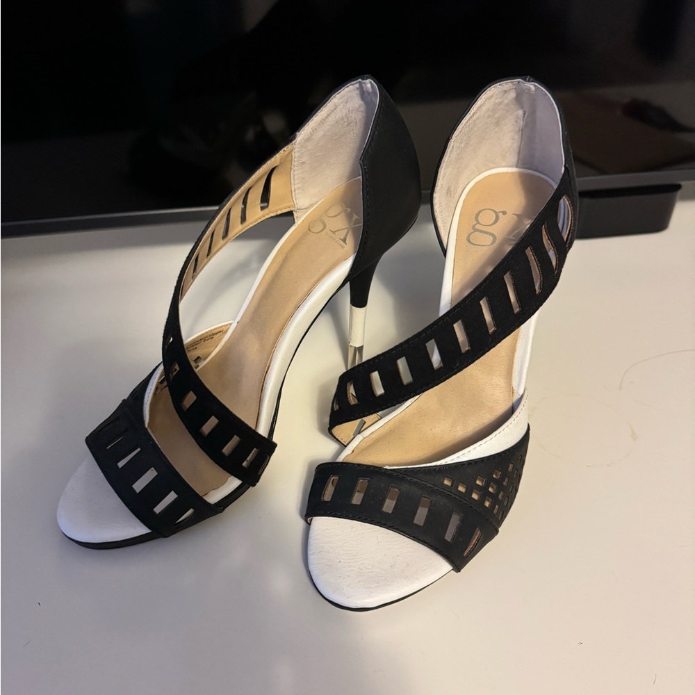 Gx black and white heels size 5.5